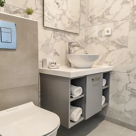 Anna And Jimmy's Lejlighed *