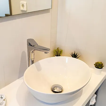 Anna And Jimmy's * Skiathos by