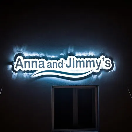Anna And Jimmy's Lägenhet